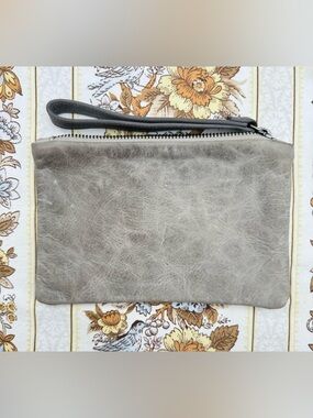 Rough & Tumble Cash Pack in Weathered Sky, laquered linen lining and white label